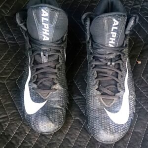 Nike Men's Black Athletic Cleats with White Swoosh