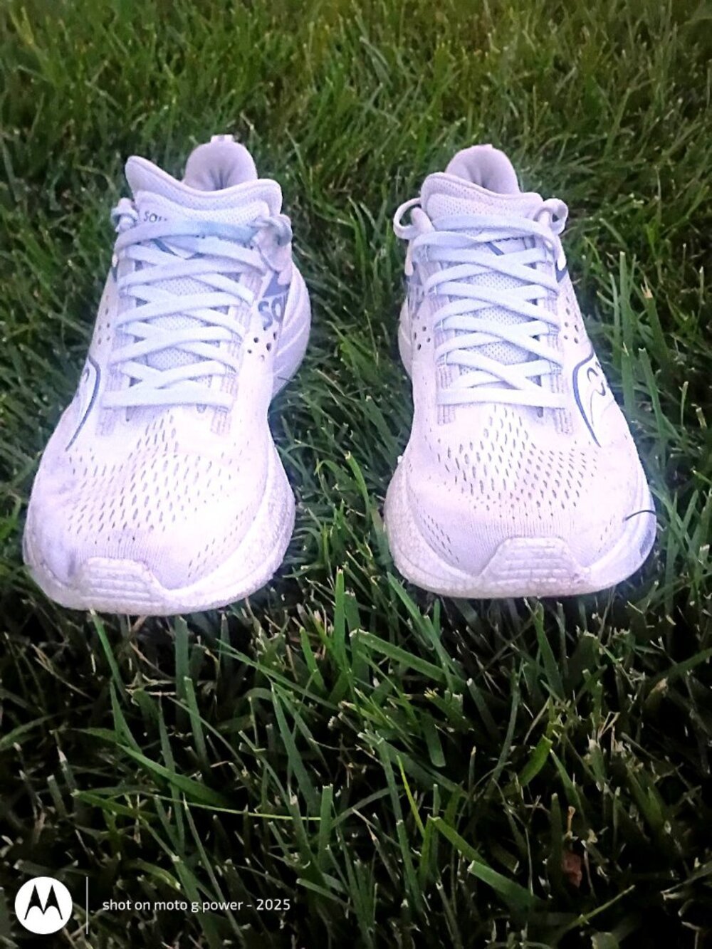 Saucony Running Shoes White Size 8.5 - Image 2
