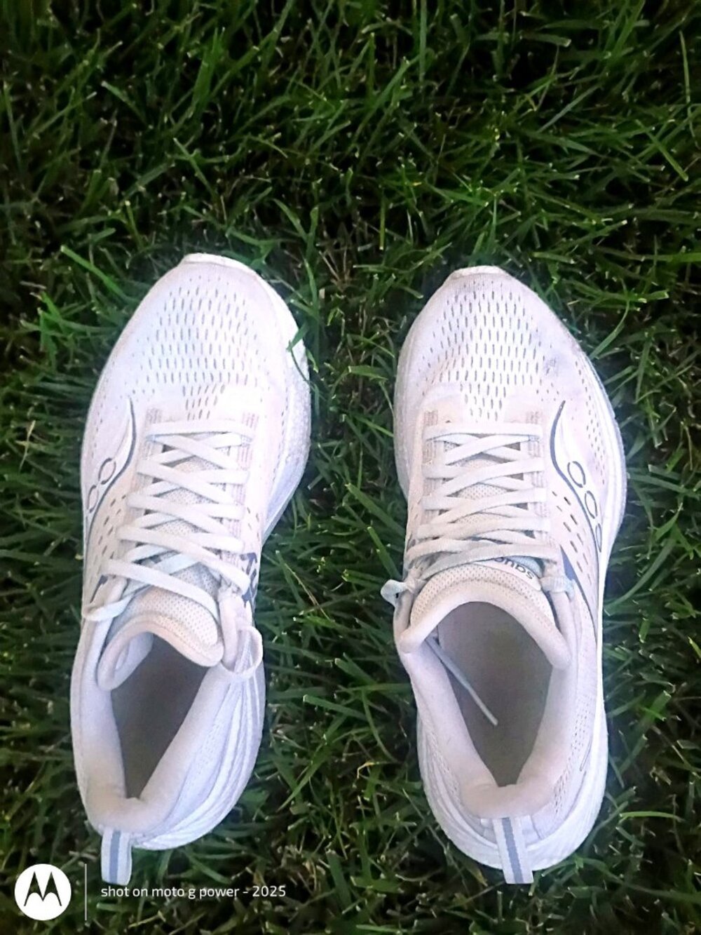 Saucony Running Shoes White Size 8.5 - Image 3